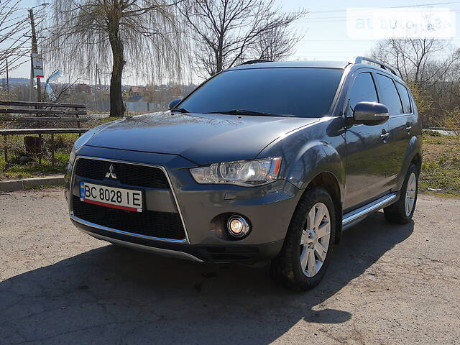 Mitsubishi Outlander 2012