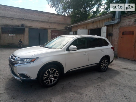 Mitsubishi Outlander 2016