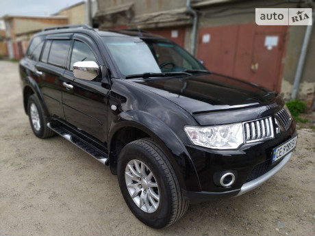 Mitsubishi Pajero Sport 2011