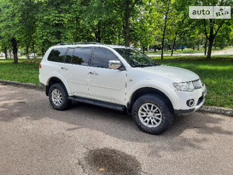 Mitsubishi Pajero Sport 2012