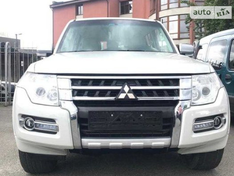 Mitsubishi Pajero 2016