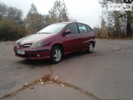 Nissan Almera Tino 2001