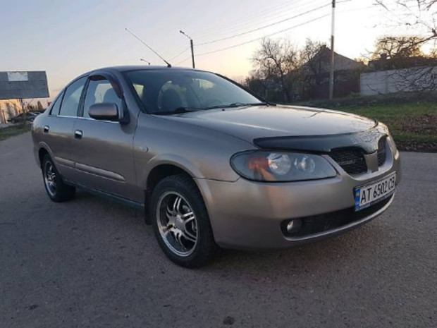 Nissan Almera