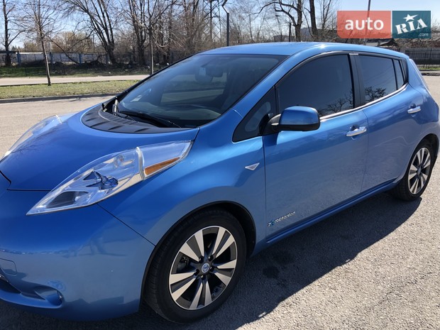 Leaf Nissan Leaf