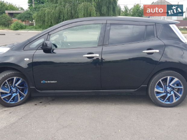 Leaf Nissan Leaf