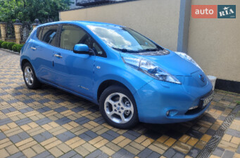 Nissan Leaf  2012