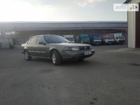 Nissan Maxima 1990