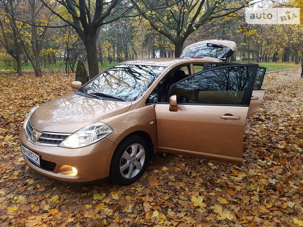 TIIDA Nissan TIIDA