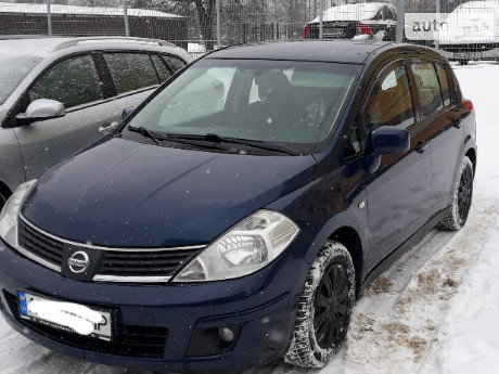 Nissan TIIDA 2008