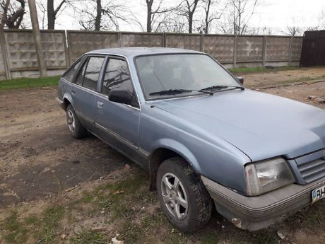 Opel Ascona 1986