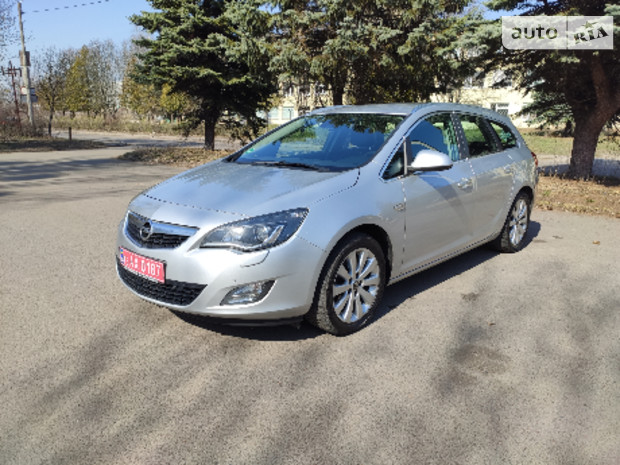 Opel Astra J