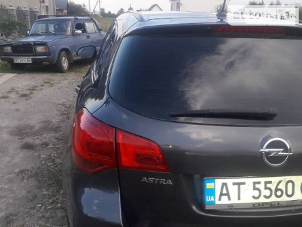 Opel Astra J