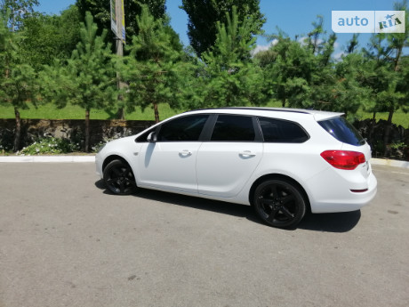 Opel Astra J 2012