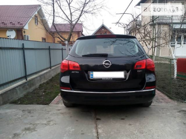 Opel Astra J