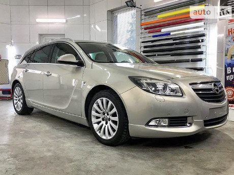 Opel Insignia Sports Tourer 2011