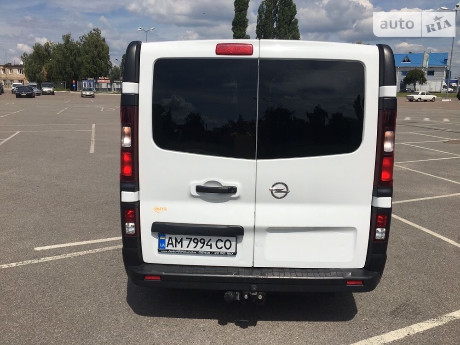 Opel Vivaro пасс. 2015