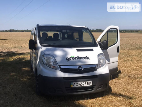 Opel Vivaro пасс. 2010