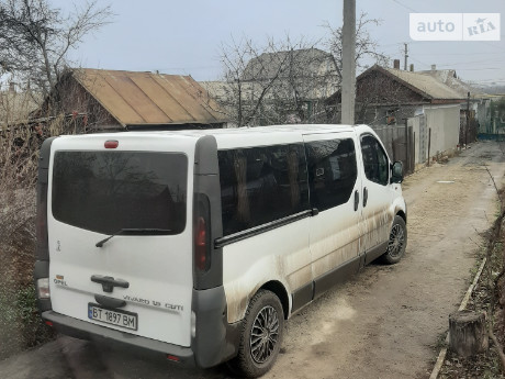 Opel Vivaro пасс. 2004