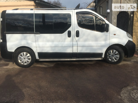 Opel Vivaro пасс. 2002
