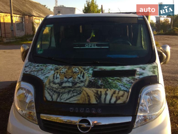 Vivaro пасс. Opel Vivaro пасс.