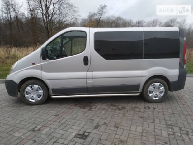 Opel Vivaro пасс.