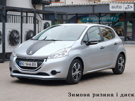 Peugeot 208 2012