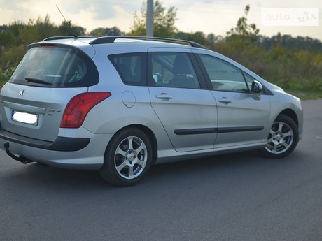 Peugeot 308 SW 2011