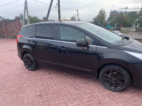 Peugeot 5008 2011