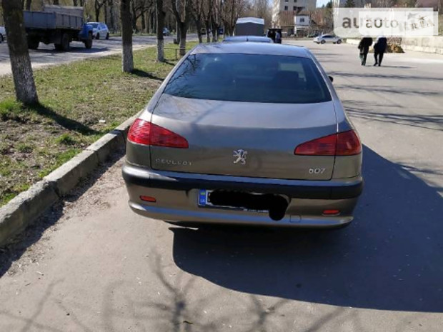 Peugeot 607