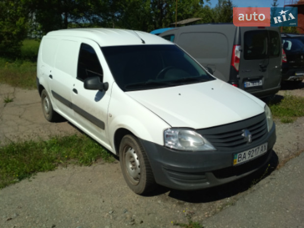 Logan Van Renault Logan Van
