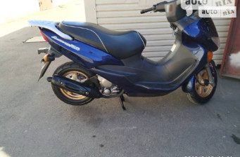 Suzuki Avenis  2001