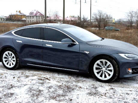 Tesla Model S 2016