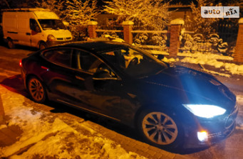 Tesla Model S 2013