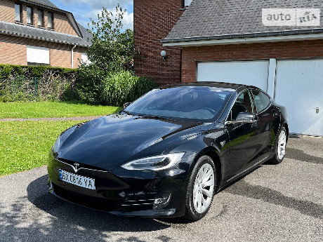 Tesla Model S 2018