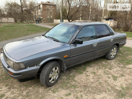 Toyota Camry 1987