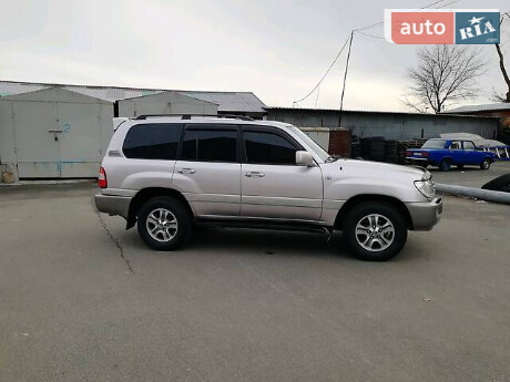 Toyota Land Cruiser 100 2004