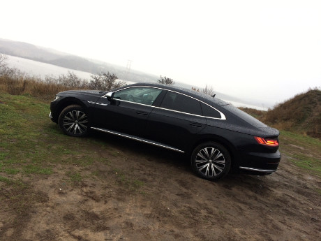 Volkswagen Arteon 2.0TSI AT (190 л.с.) 2017