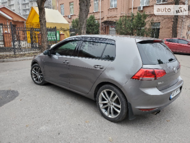 Volkswagen Golf VII