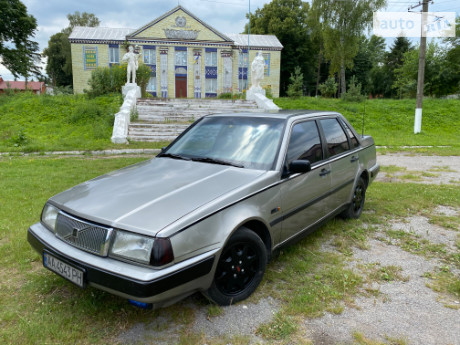 Volvo 460 1990