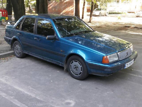 Volvo 460 1990