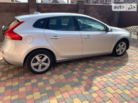 Volvo V40 2014