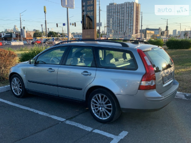 Volvo V50