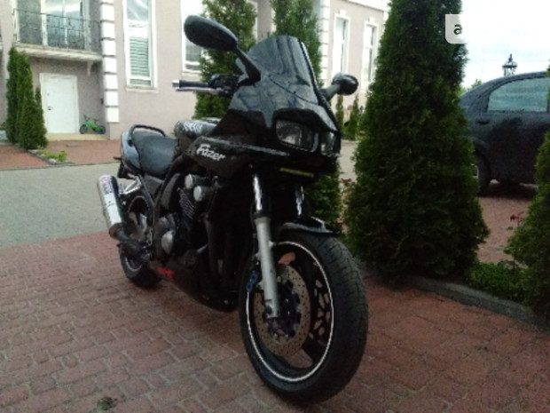 Yamaha FZS 600 Fazer