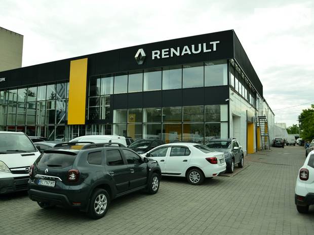 Автосалон Renault на Хмельницького