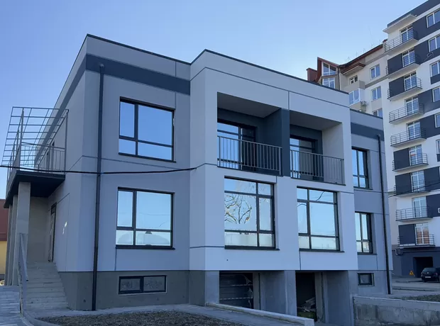 Таунхауси 4Family House