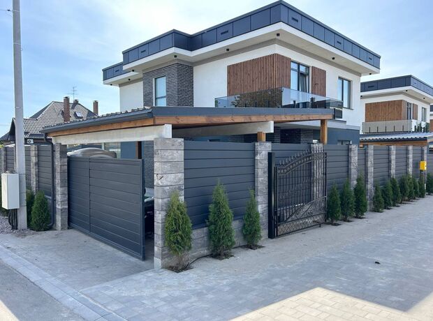 КМ Грушевий