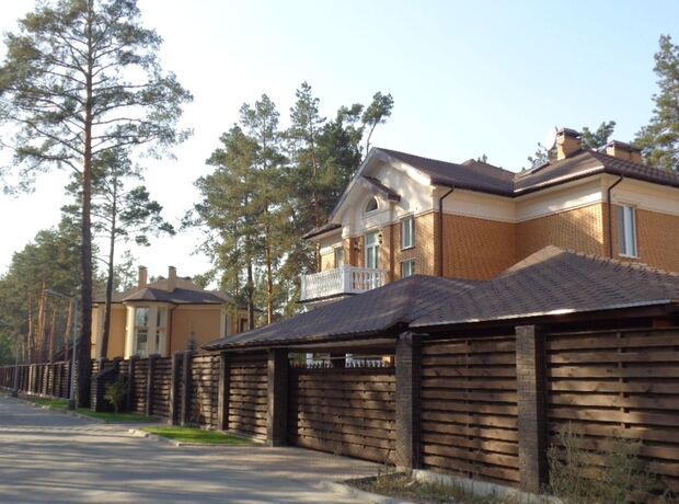 КМ Green Wood club