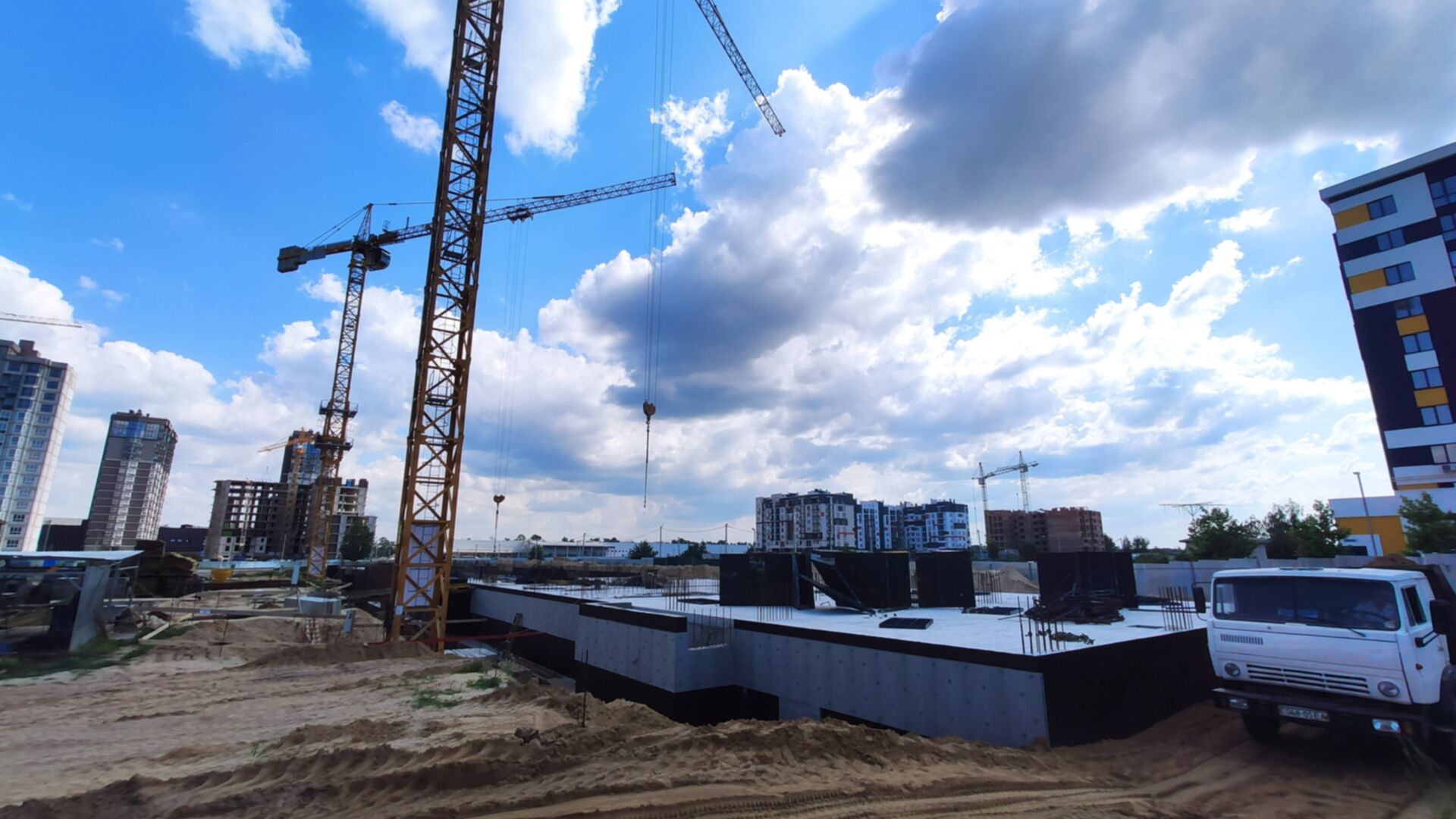 ЖК Авантаж 247 хід будівництва фото 273972