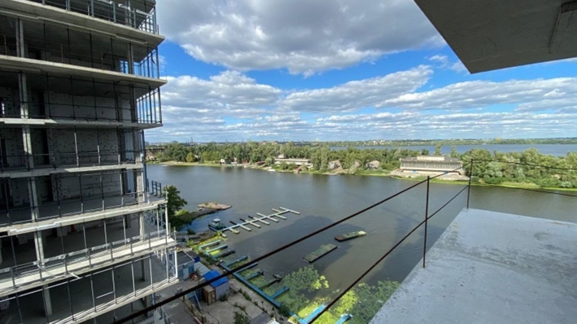 Состоянием на октябрь 2021 года Апарт-комплекс Port City ход строительства фото 317060