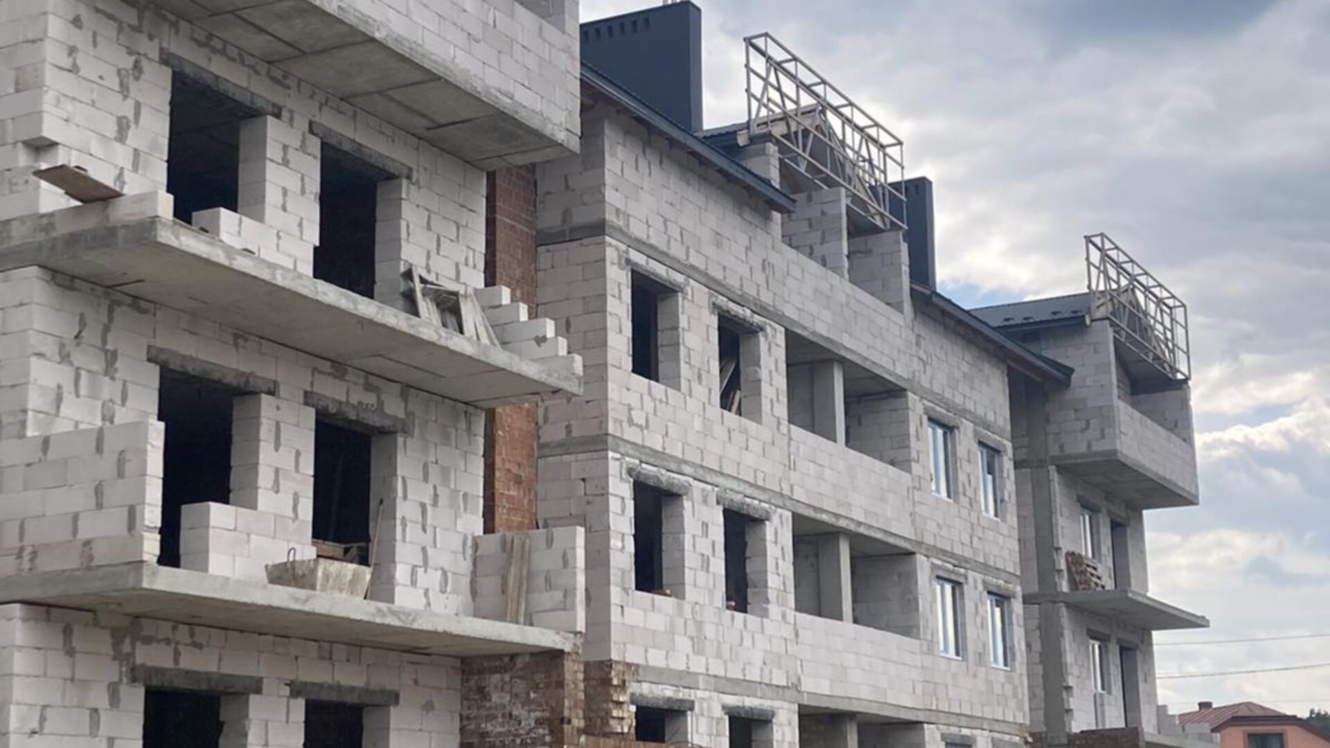 ЖК ЯнивБуд ход строительства фото 433001